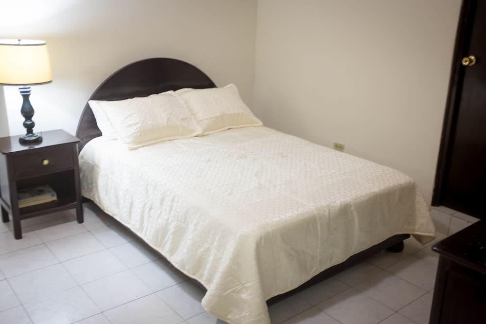Hotel Latino 2