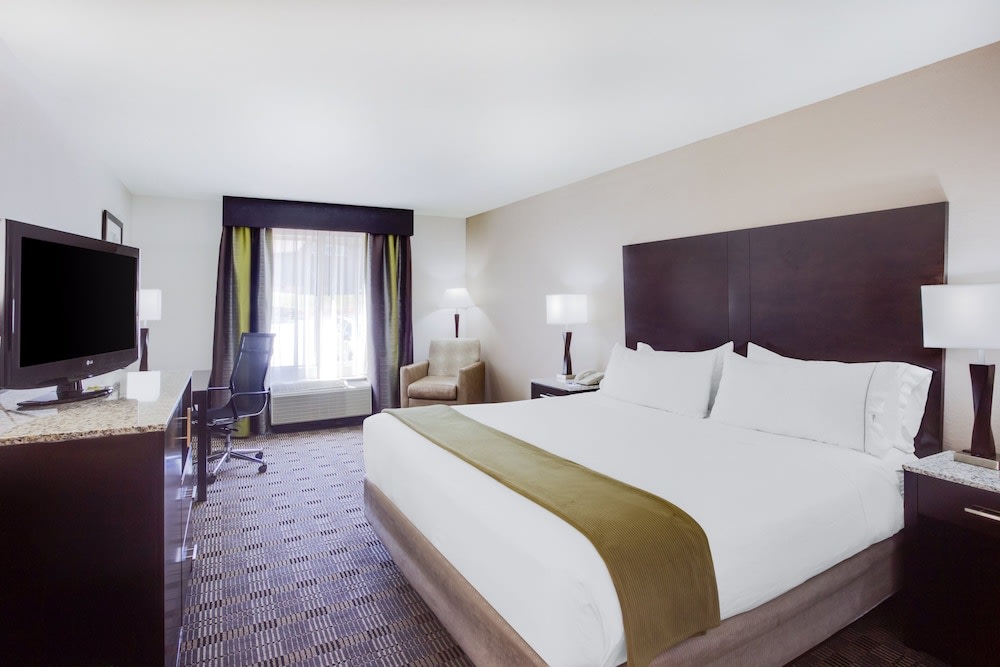 Holiday Inn Express & Suites MEBANE by IHG 2