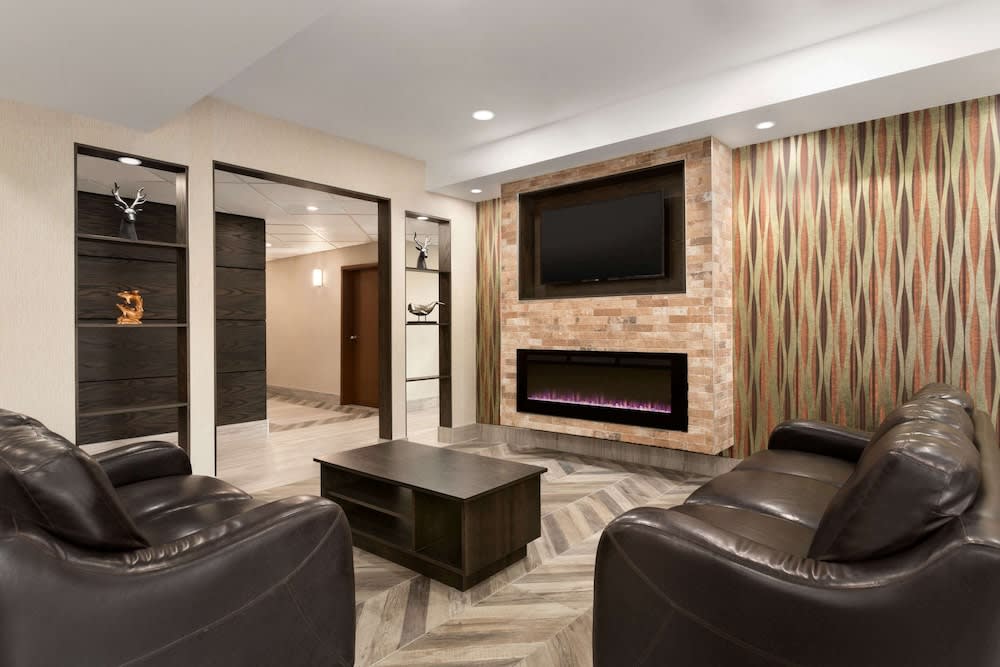Super 8 by Wyndham Ajax/Toronto On 2