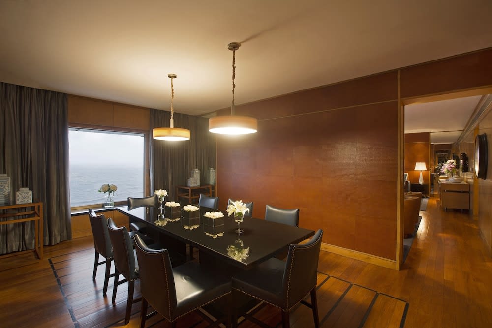 Taj Lands End 2