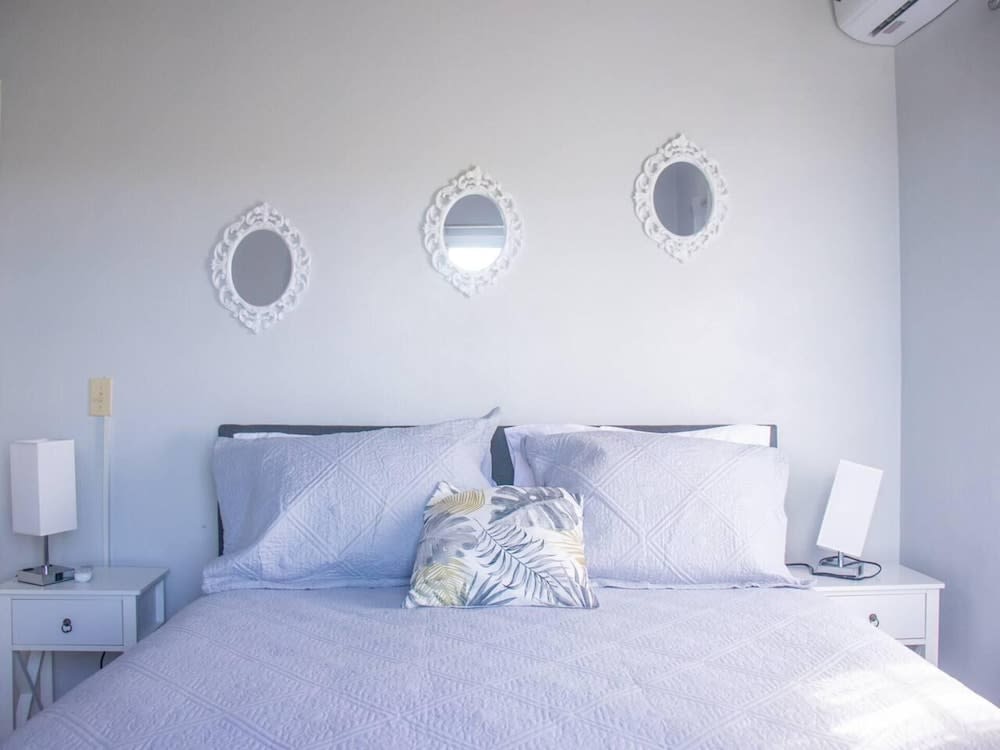 Stylish 2-Bed Sleeps 3 Cosy & Comfortable 1