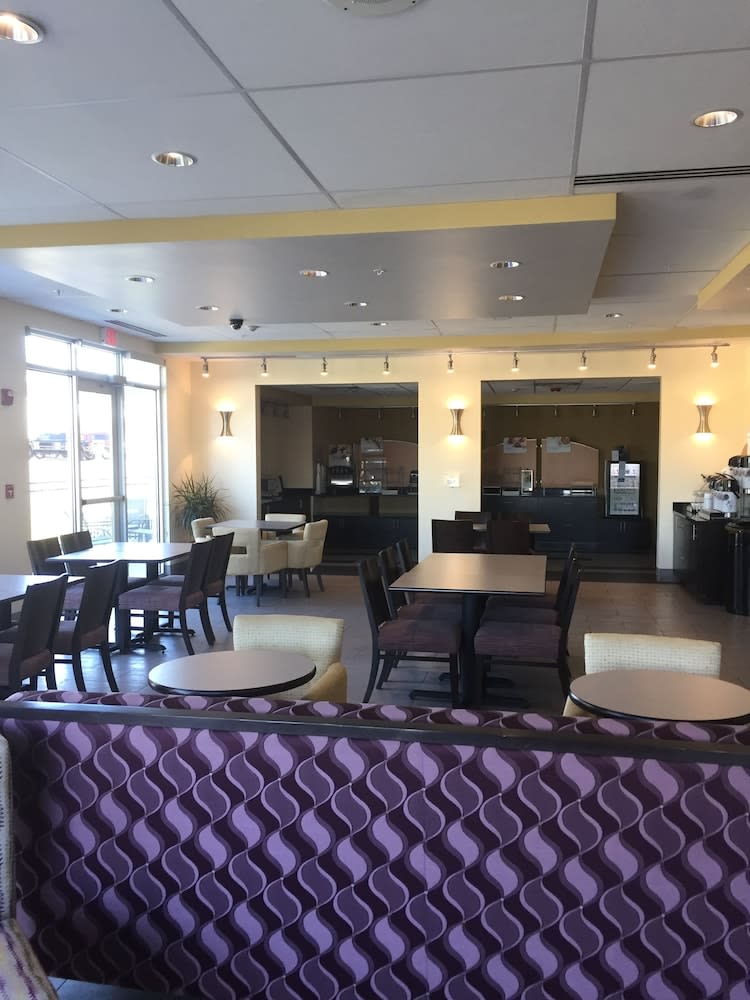 Holiday Inn Express & Suites TAHLEQUAH by IHG 2