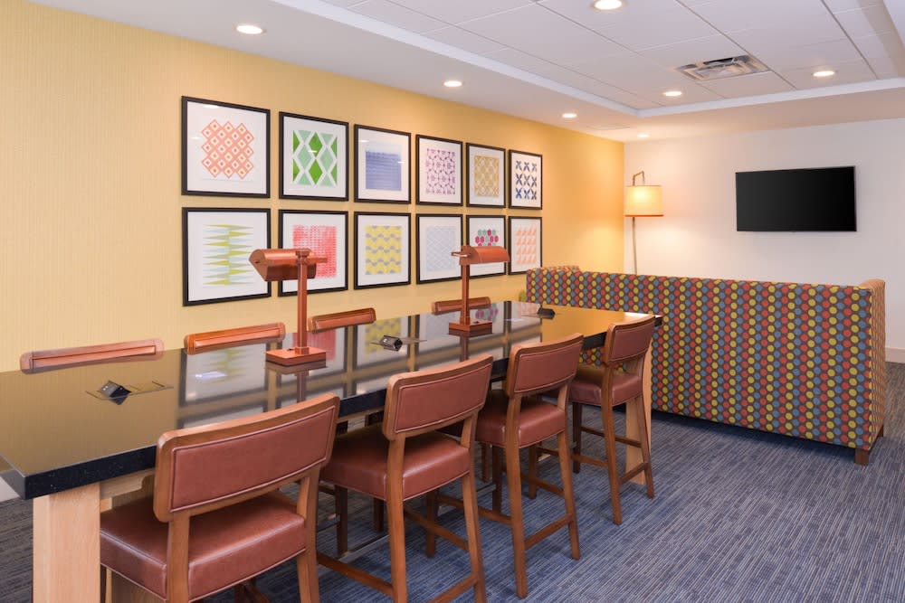 Holiday Inn Express & Suites INDIANAPOLIS DTN-CONV CTR AREA by IHG 2