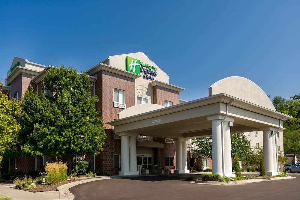 Holiday Inn Express & Suites INDEPENDENCE-KANSAS CITY by IHG 1