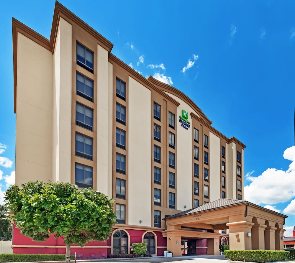 Holiday Inn Express & Suites HOUSTON - MEMORIAL PARK AREA by IHG 1