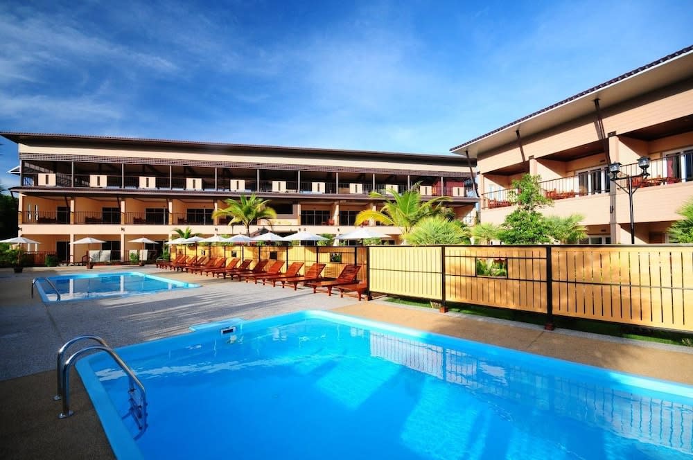 Maleedee Bay Resort 1