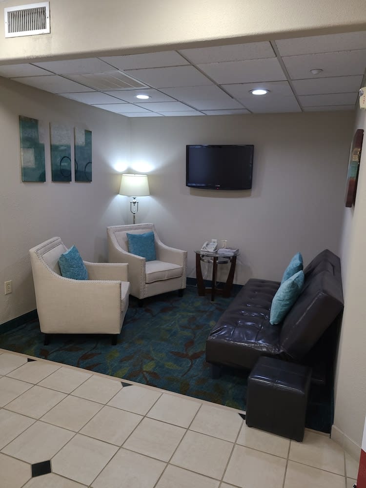 Candlewood Suites TYLER by IHG 2