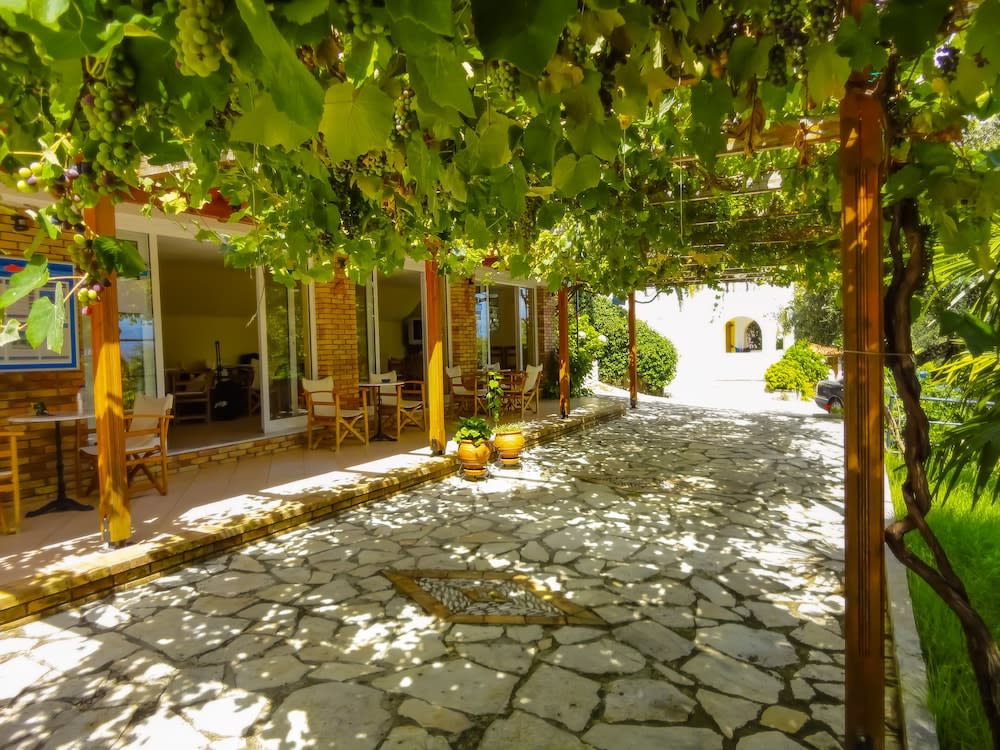 Dionysos Apartments 2