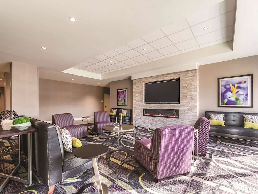 La Quinta by Wyndham Cincinnati Sharonville 2