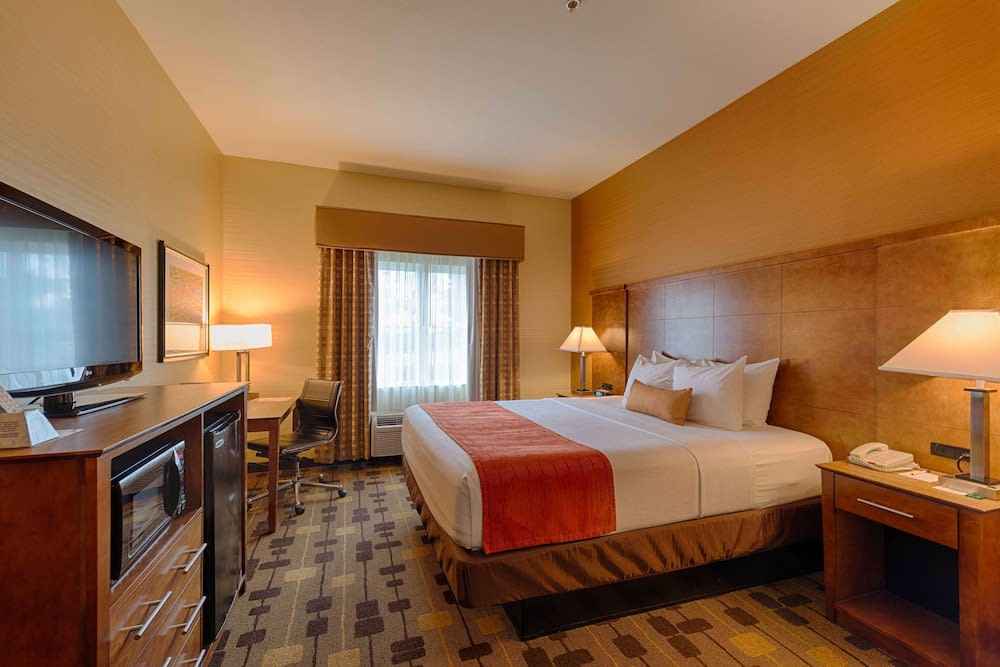 Best Western Plus Delta Inn & Suites 1