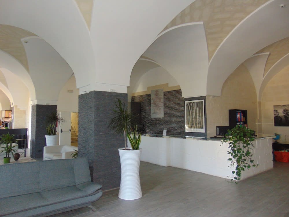Oasis Park Hotel 2