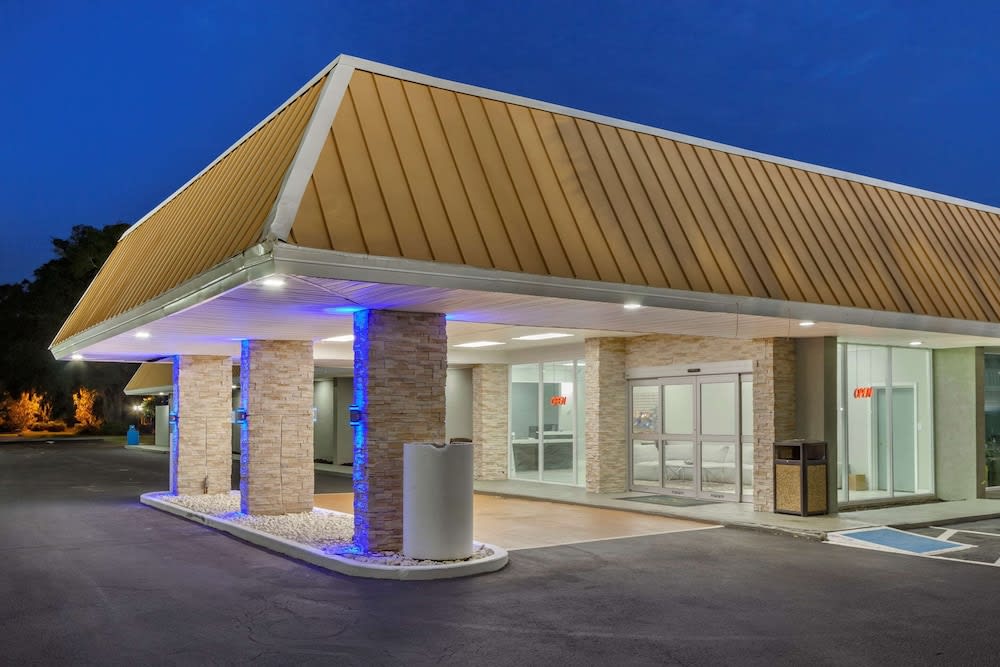 Quality Inn & Suites Pawleys Island 1