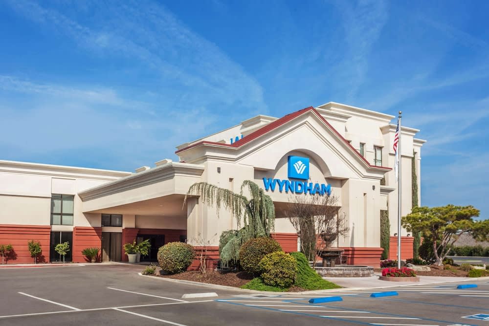 Wyndham Visalia 1