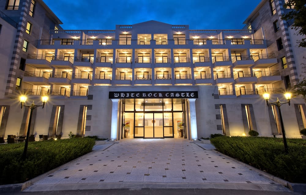 White Rock Castle Suite Hotel & SPA 1