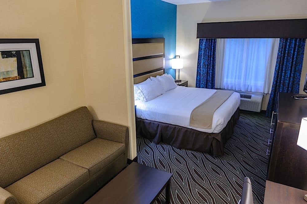 Holiday Inn Express LUDLOW - CHICOPEE AREA by IHG 2