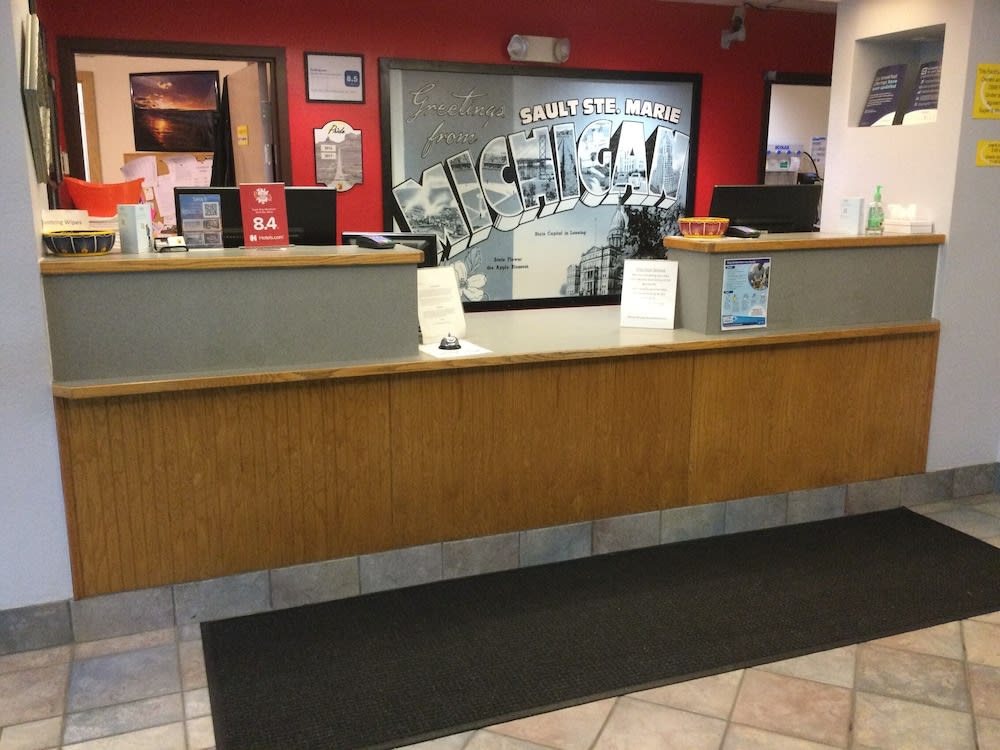 Super 8 by Wyndham Sault Ste. Marie 2