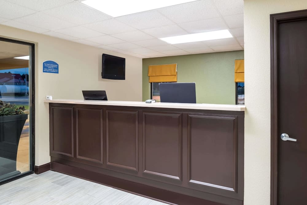 Super 8 by Wyndham Charleston Sikeston East MO 2