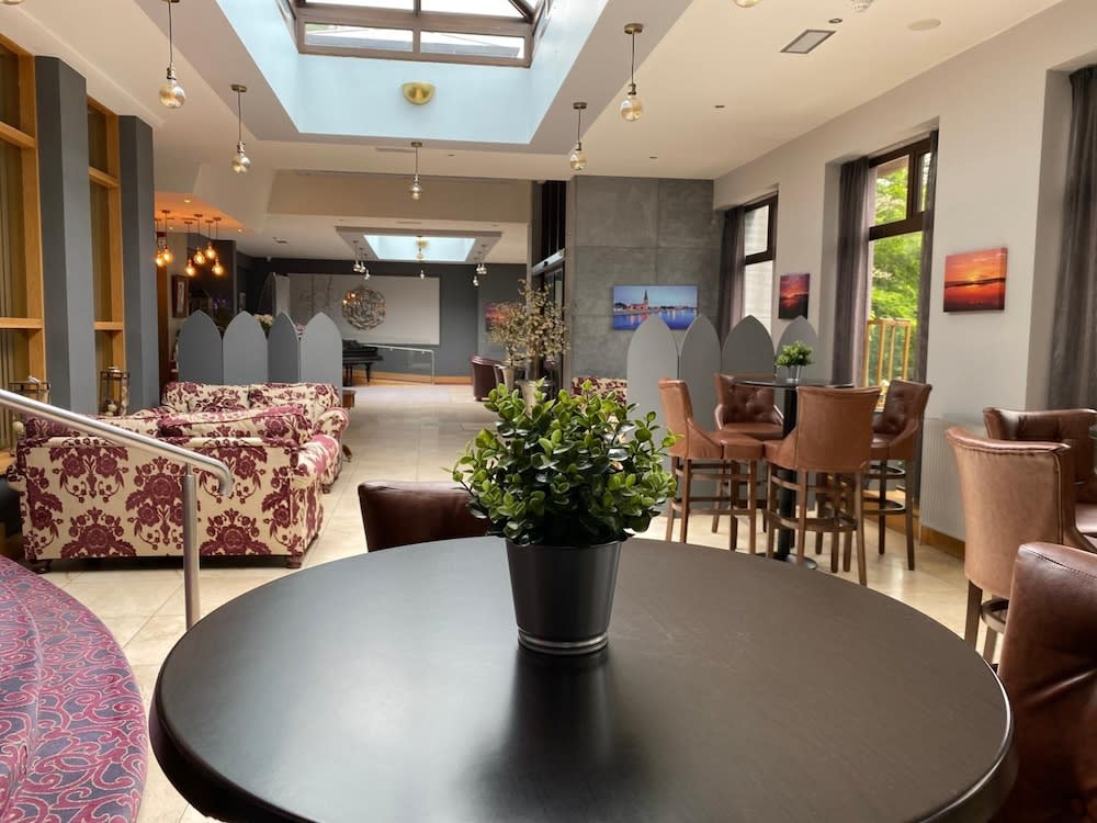Twin Trees Hotel & Brusna Falls Leisure 2
