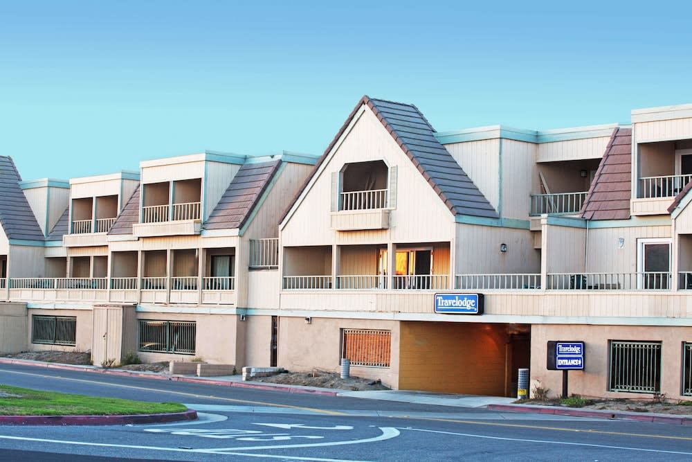 Travelodge by Wyndham Ocean Front 1