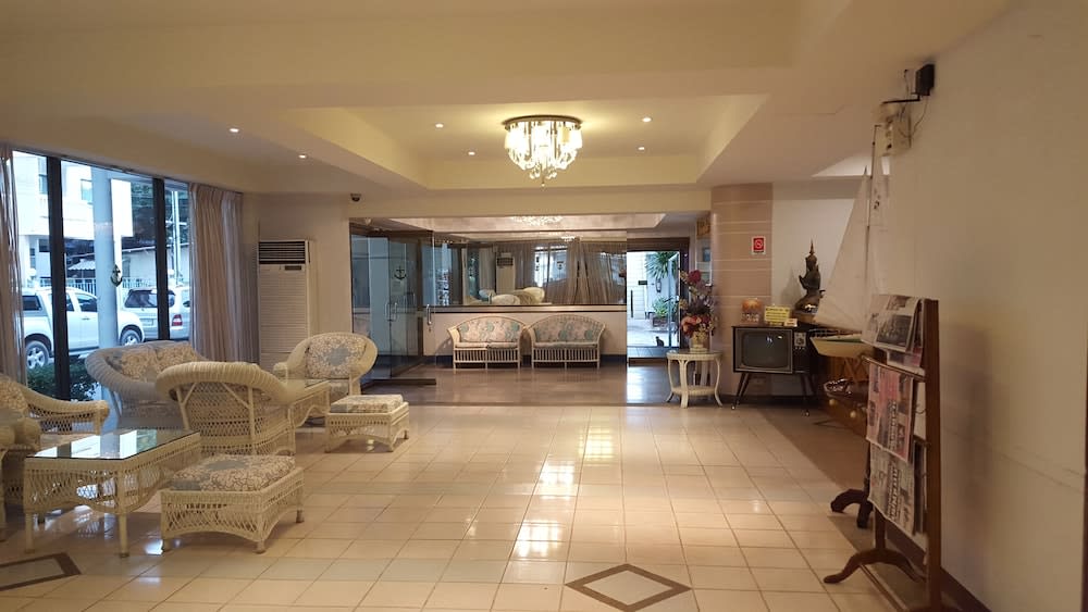 Nautical Inn 1