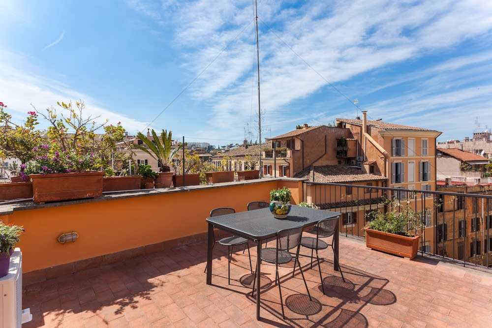 Rome as you feel - Baullari with terrace 1