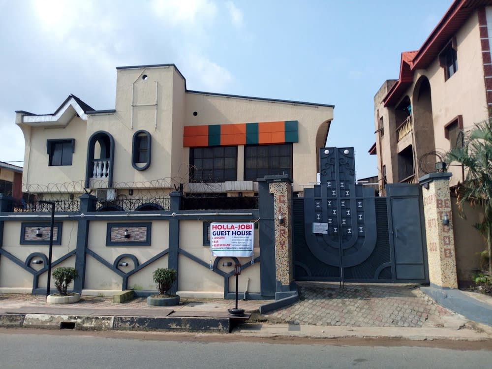 Holla-Jobi Guest House 1