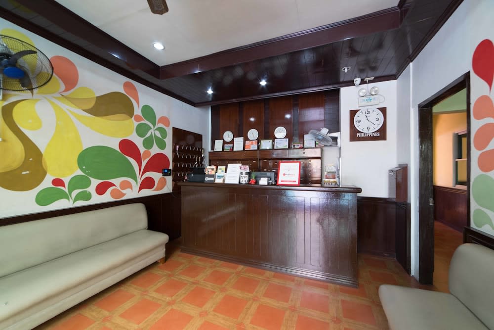 RedDoorz near Walking Street Angeles City 2