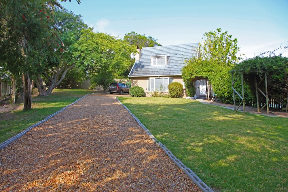 Modern Cottage In Upper Constantia 1