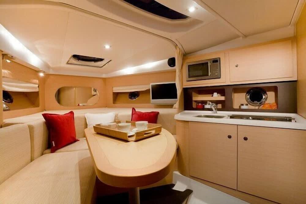 Bateau de Prestige 5