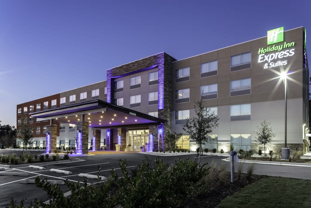 Holiday Inn Express & Suites Wilmington West - Medical Park by IHG 1