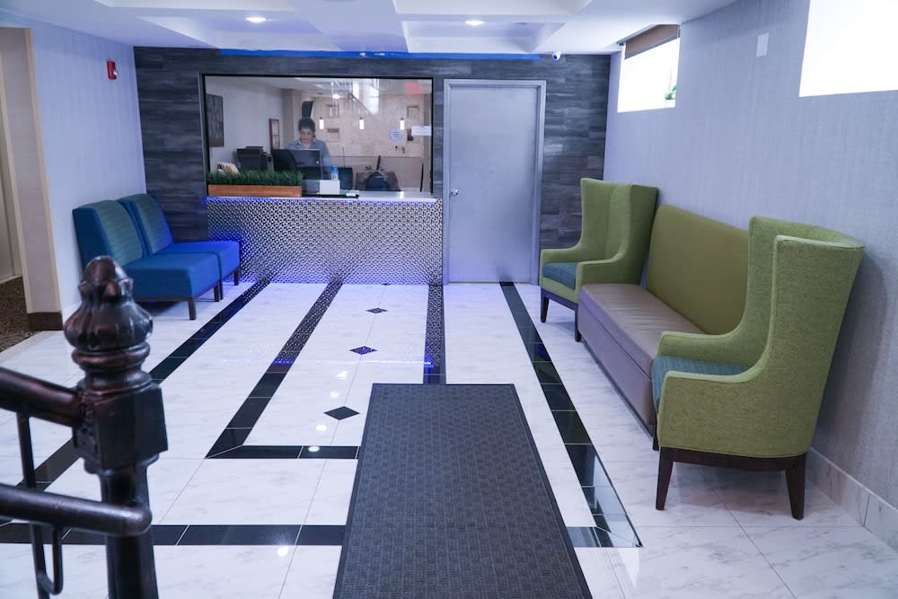 Hotel Mint JFK Airport 3