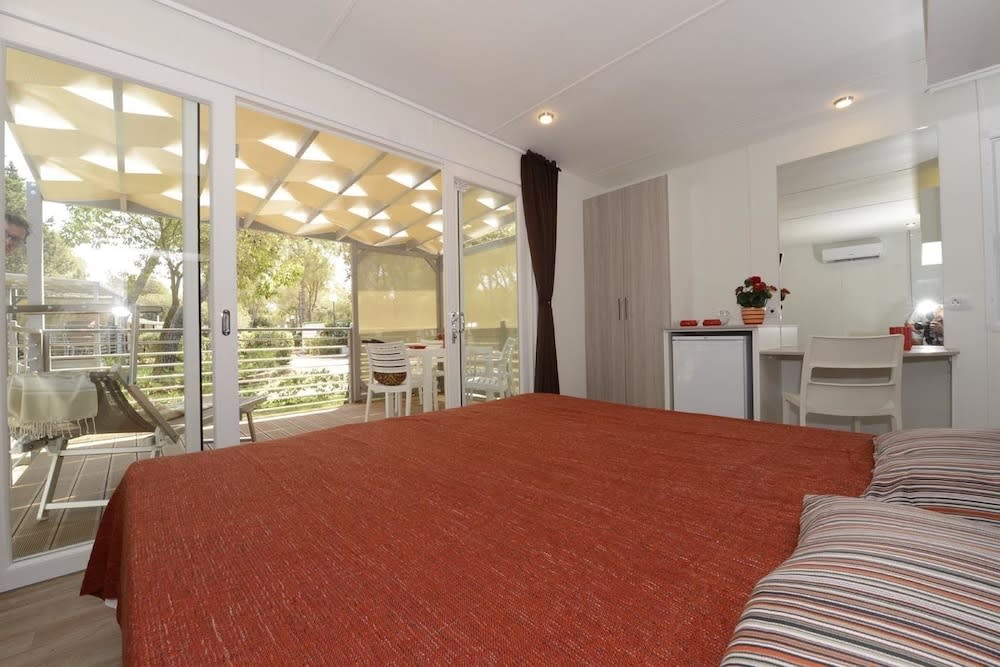Holiday Home Deluxe by Interhome 2