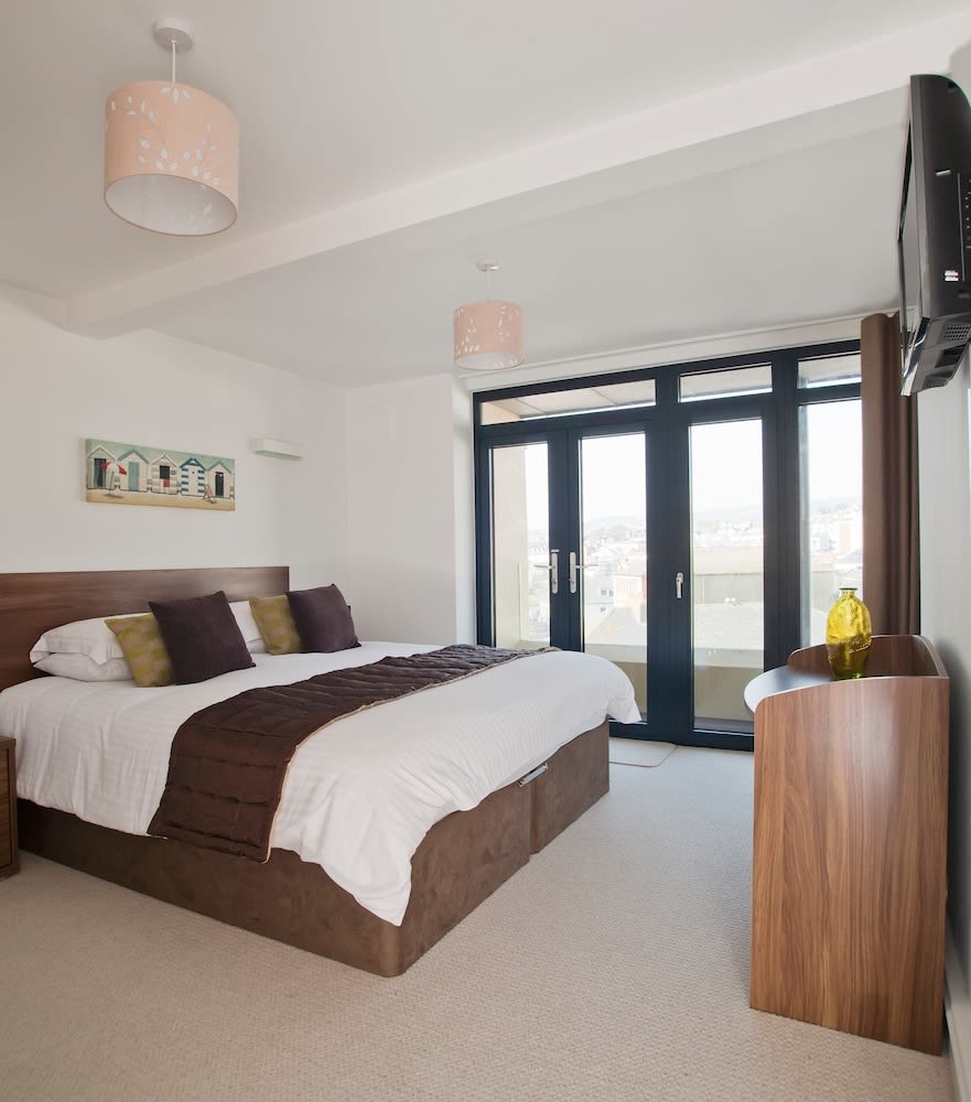 Riviera Apartments - Five Stylish Penthouse Apartments with Unrivalled Sea Views of Teignmouth, Shaldon, The Jurassic Coastline & The Teign Estuary 2