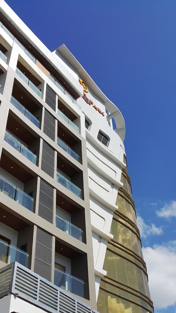 Central Park Reef Resort 1
