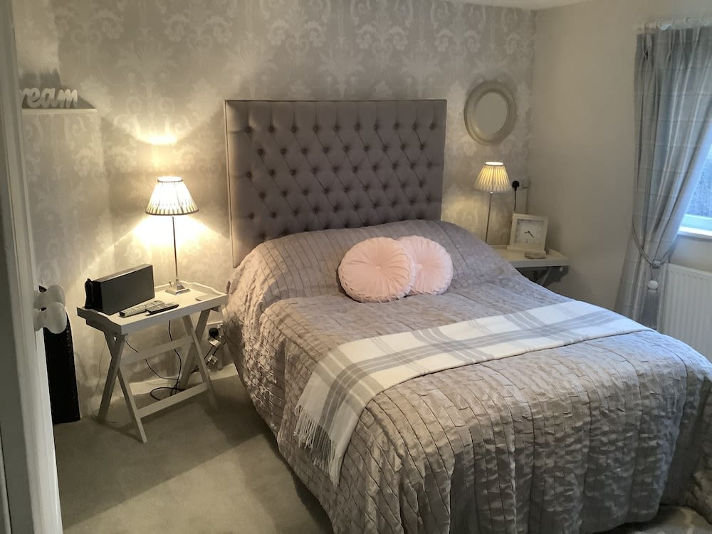 Birtles Farm Bed and Breakfast, Altrincham Best deals