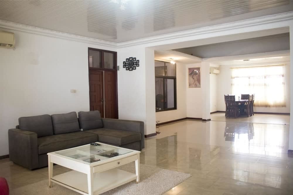 Sara's place 1
