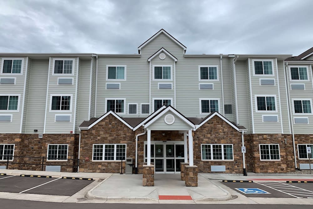 Microtel Inn & Suites by Wyndham Woodland Park 1