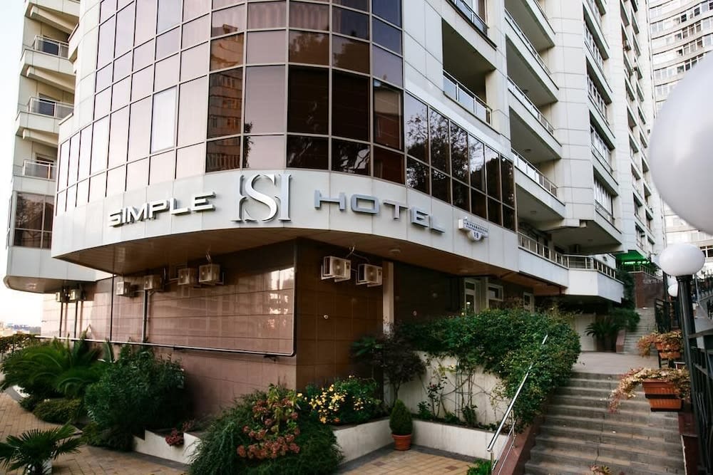 Simple Hotel 1