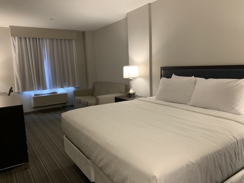 Wingate by Wyndham JFK Airport/Far Rockaway 2