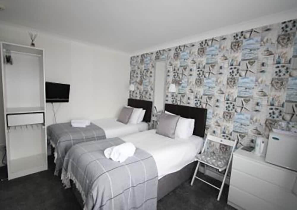 The Mustard Tree, St Ives Best deals