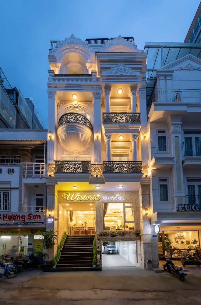 Wisteria Hotel Dalat 1