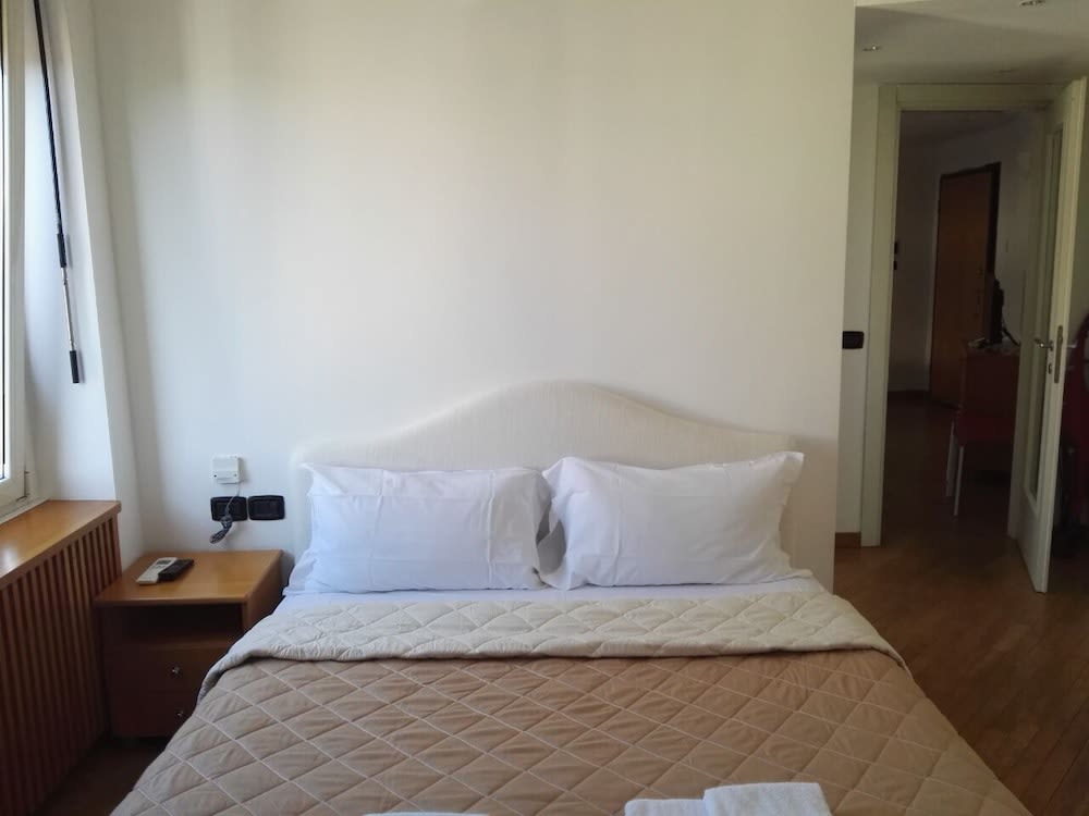 Milan Retreats Duomo 2