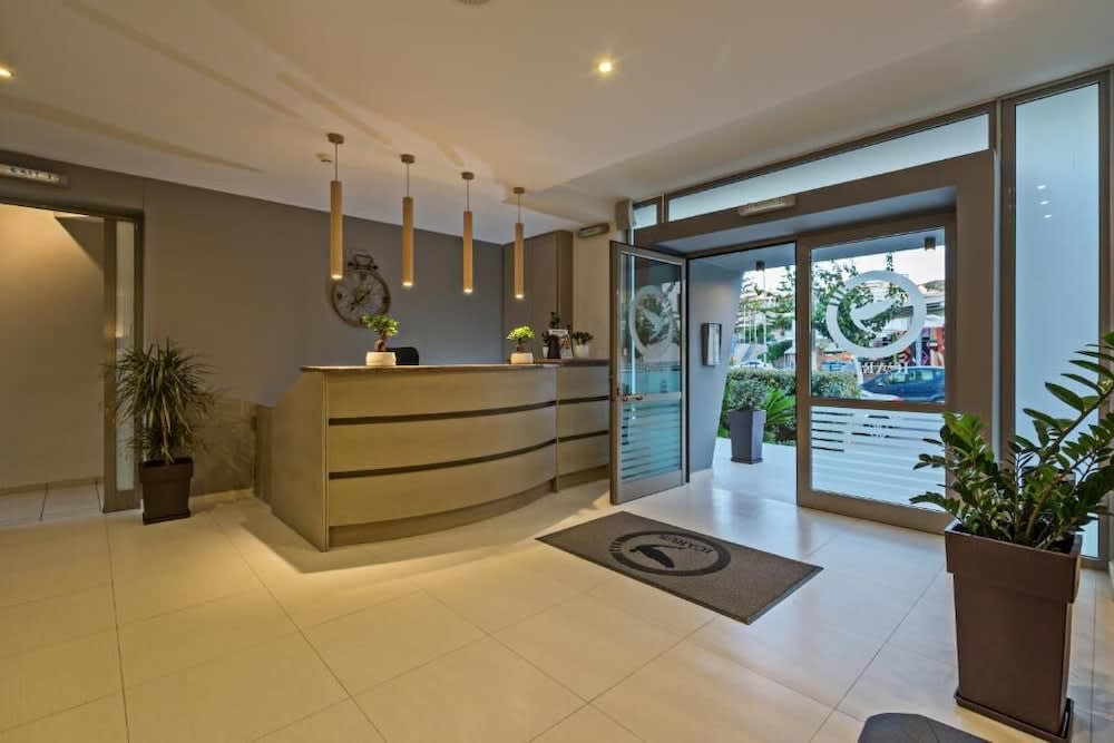 Icarus Suite Apartments 2