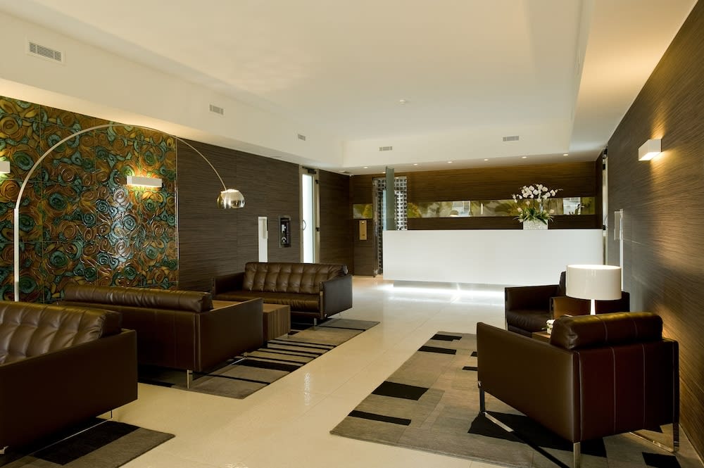 Viola Mhotel 2