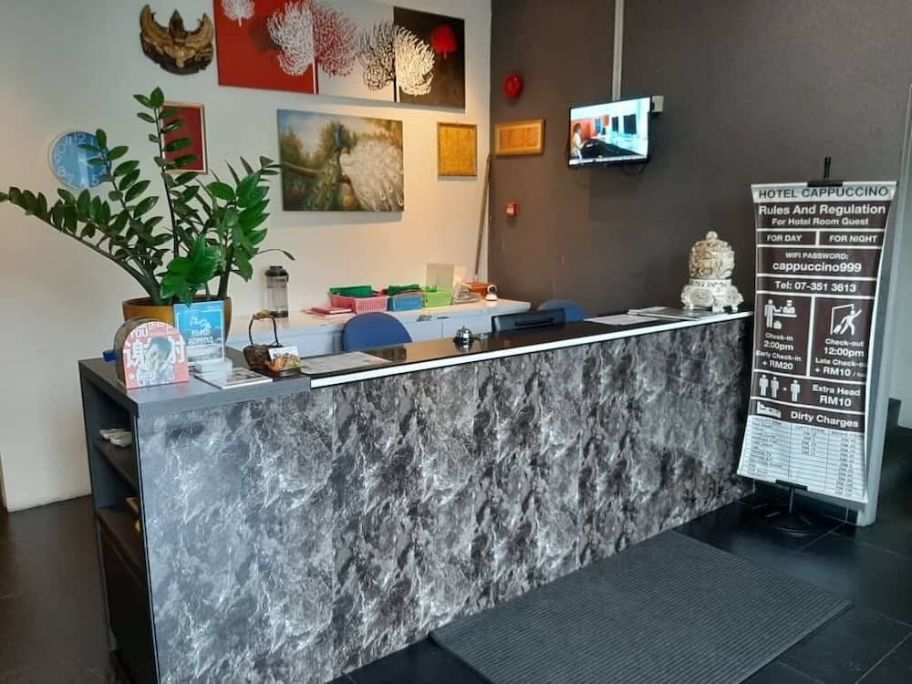 Cappuccino Hotel @ Mount Austin 2