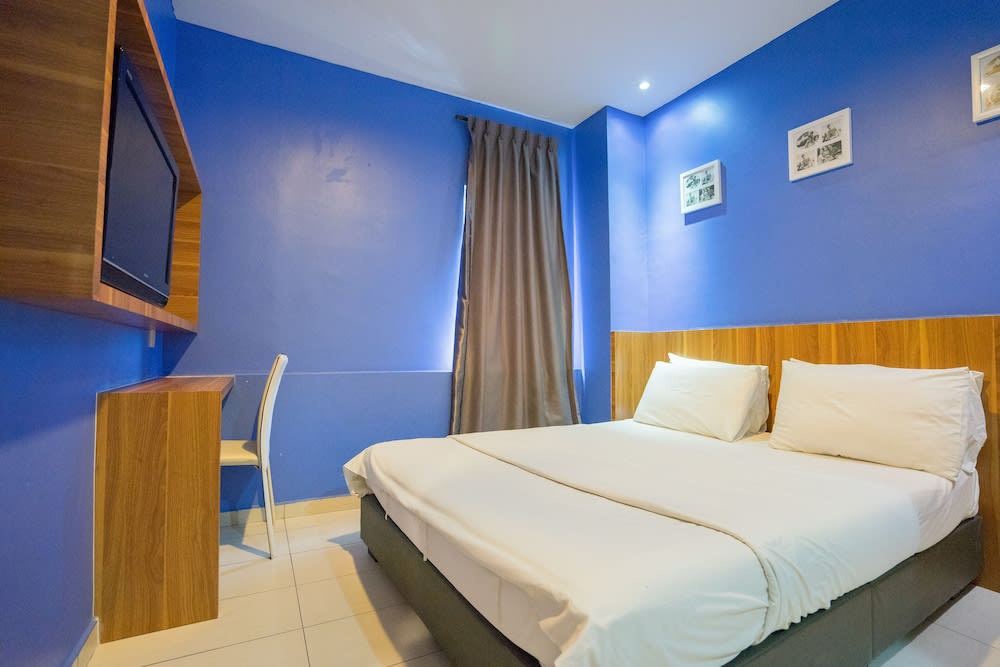 Cappuccino Hotel @ Mount Austin 5