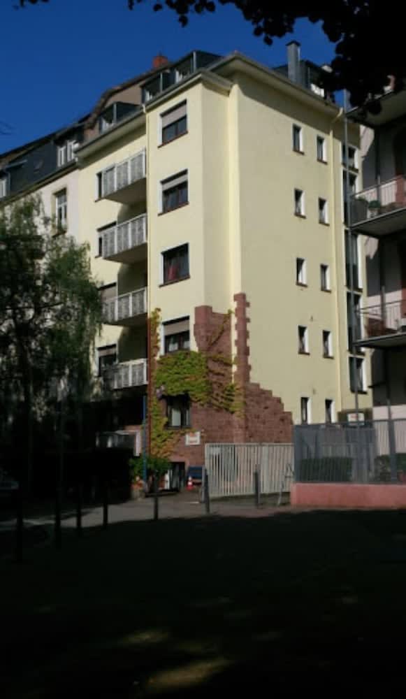 Hotel Garni Frankfurt 1