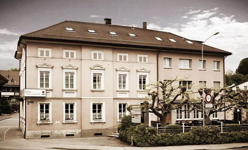 Hotel Restaurant Jura 1