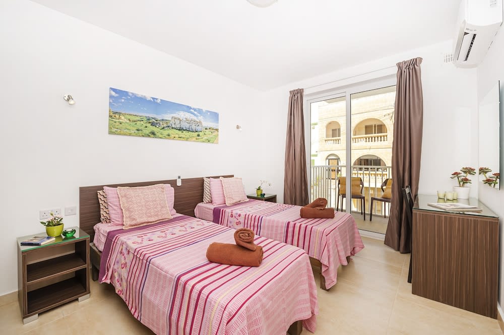 Summer Breeze Comfort Apartments by Getaways Malta 2