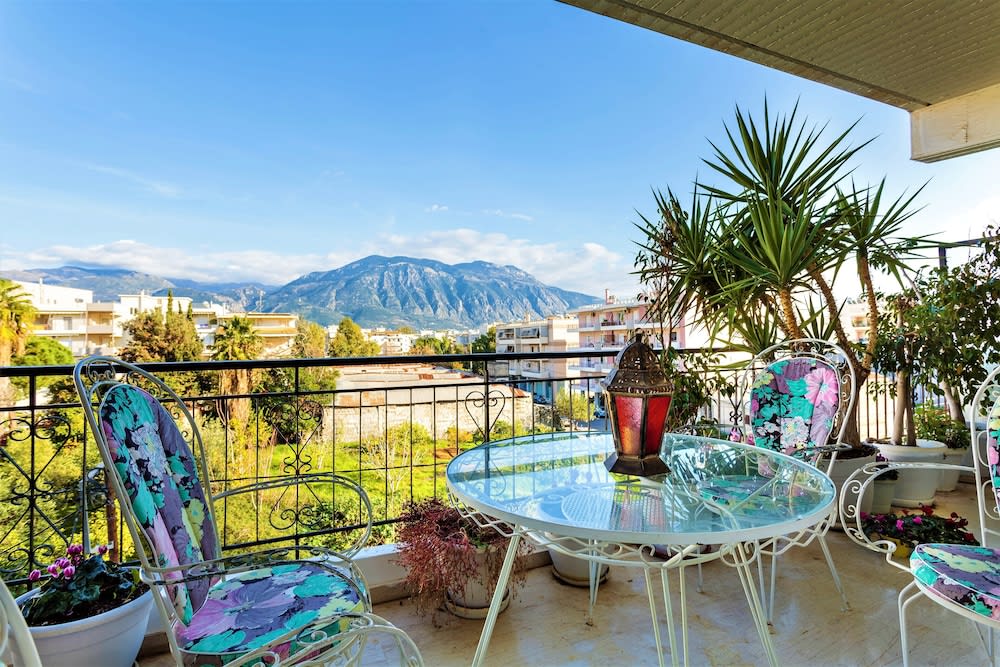 Bright comfy flat near the beach & the city center 1